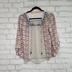 Long sleeve lace back printed blouse